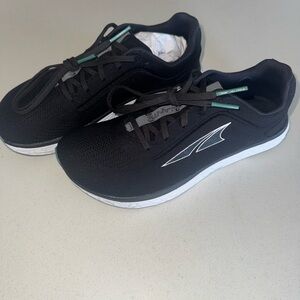 NEW Altra Women’s Black Escalante Running Shoes